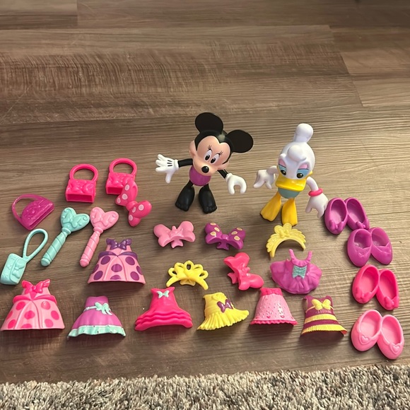 Minnie and Daisy Bowtique Set - Picture 1 of 5